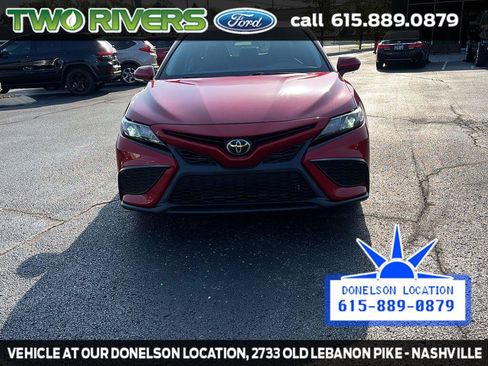 Used 2022 Toyota Camry SE FWD image 3