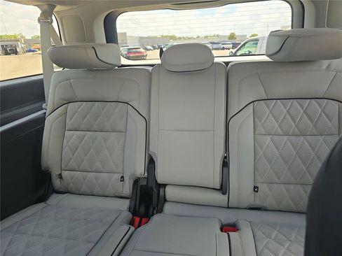 New 2026 Lincoln Navigator L Black Label AWD/4WD image 12