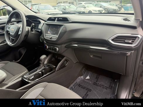 Used 2023 Chevrolet TrailBlazer LT AWD/4WD image 28