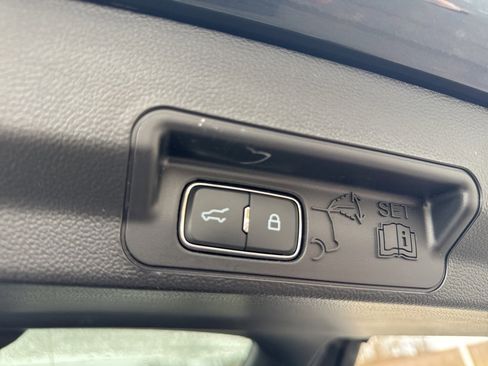 Used 2023 Ford Explorer XLT w/ Equipment Group 202A image 9