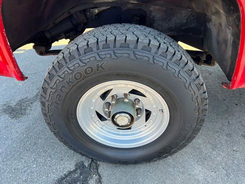 Used 1988 Chevrolet Suburban 2500 image 21