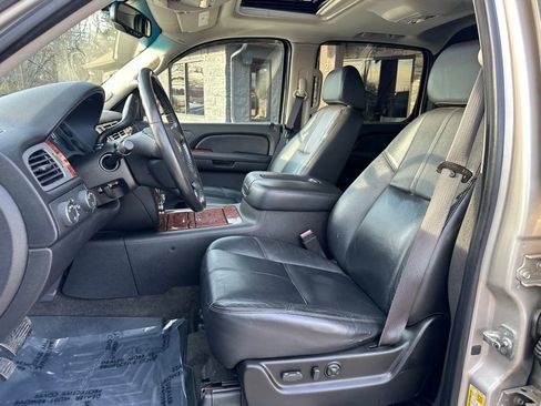 Used 2008 Chevrolet Avalanche LTZ w/ LTZ Preferred Equipment Group image 10