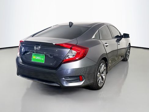 Used 2019 Honda Civic Touring image 10