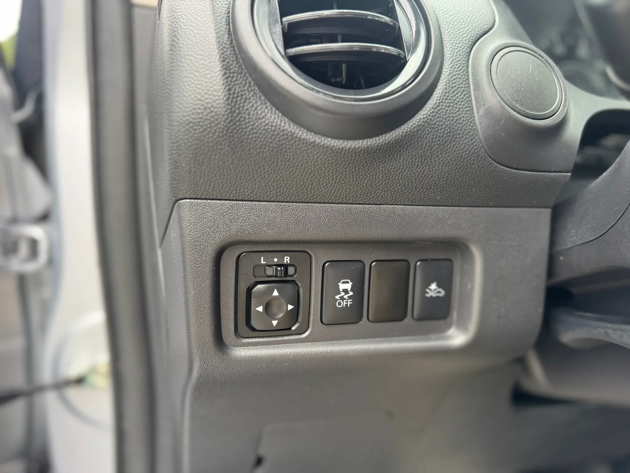 Used 2024 Mitsubishi Mirage ES FWD image 19