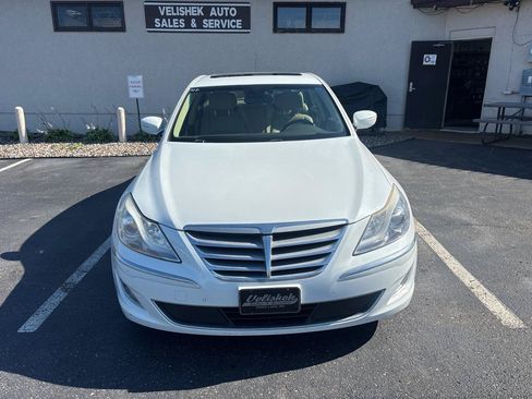 Used 2012 Hyundai Genesis 3.8 w/ Premium Pkg RWD image 8
