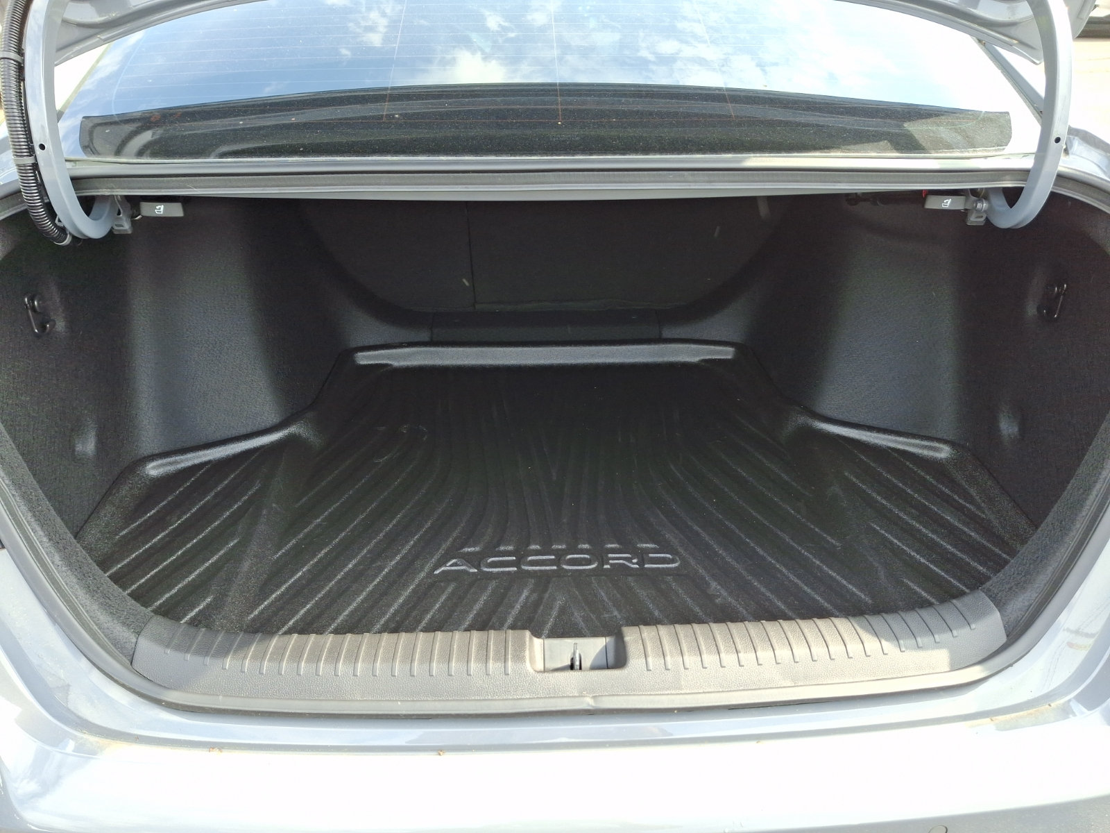 Used 2023 Honda Accord Touring image 29