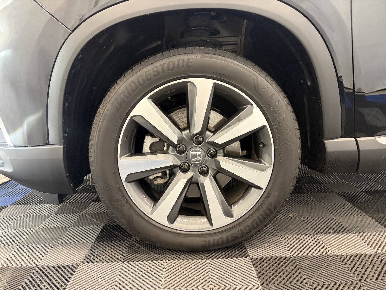 Used 2025 Honda Pilot Elite image 33