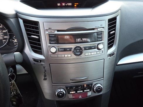 Used 2010 Subaru Legacy 2.5i Premium AWD/4WD image 47