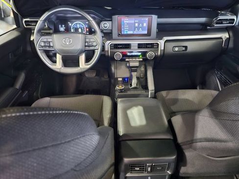 Used 2025 Toyota 4Runner SR5 AWD/4WD image 38