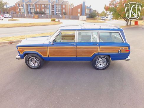 Used 1989 Jeep Grand Wagoneer AWD/4WD image 3