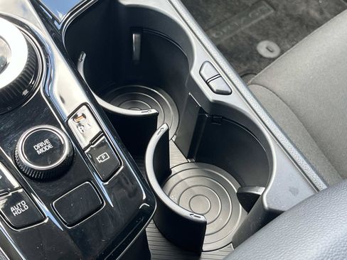 Used 2025 Kia Sportage LX FWD image 35