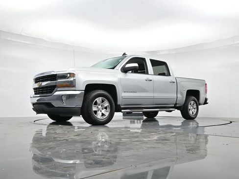Used 2018 Chevrolet Silverado 1500 LT w/ LT Eassist Package RWD image 34