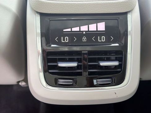 Used 2021 Volvo XC90 T5 Momentum w/ Climate Package FWD image 20