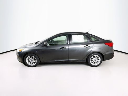 Used 2018 Ford Focus SE FWD image 7