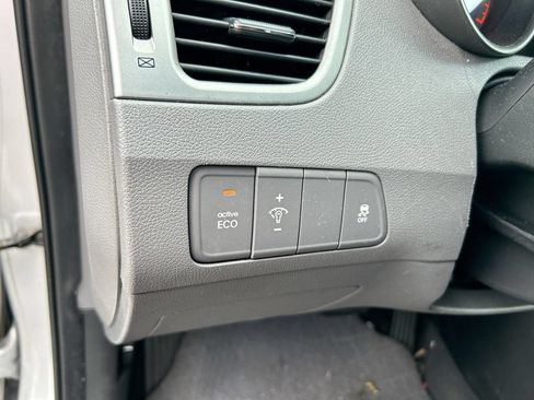Used 2013 Hyundai Elantra GLS FWD image 13