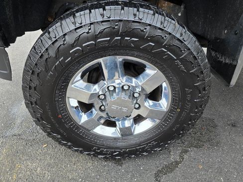 Used 2018 GMC Sierra 2500 SLT w/ All Terrain HD Package image 11