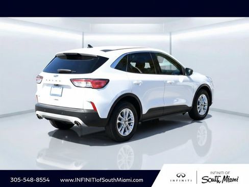 Used 2022 Ford Escape SE image 4