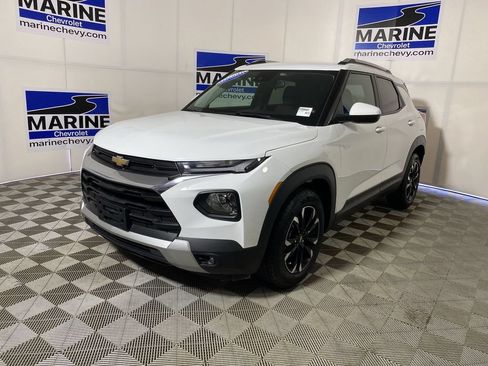 Used 2023 Chevrolet TrailBlazer LT FWD image 11