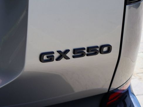 Used 2026 Lexus GX 550 w/ Accessory Package (2T) AWD/4WD image 9