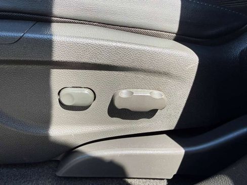 Used 2020 Buick Encore Preferred image 32