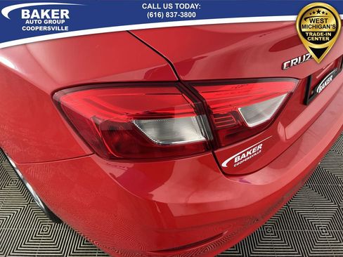 Certified 2019 Chevrolet Cruze LT w/ LT Fleet Convenience Package image 33