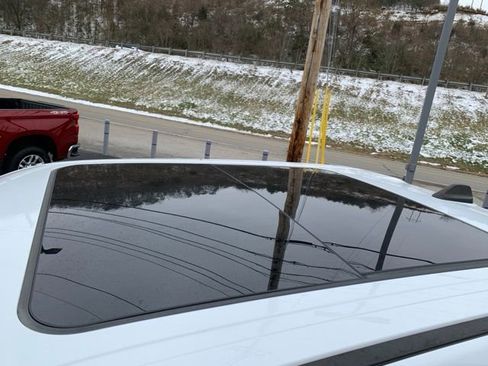 Used 2022 RAM 1500 Limited w/ Body Color Bumper Group image 6