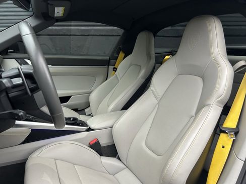 Certified 2022 Porsche 911 Targa 4S image 17