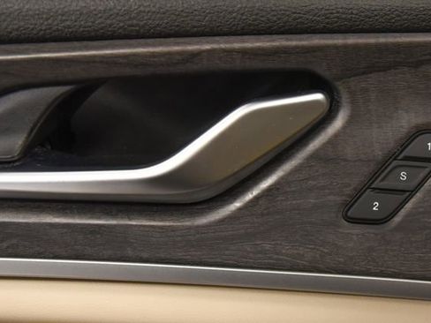 Used 2022 Jeep Grand Cherokee L Limited AWD/4WD image 18