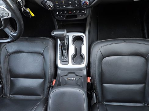 Used 2019 Chevrolet Colorado ZR2 image 15