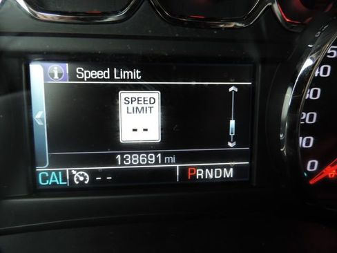 Used 2016 Chevrolet Suburban LT RWD image 31