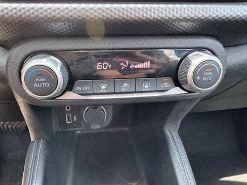 Used 2019 Nissan Kicks SV image 37