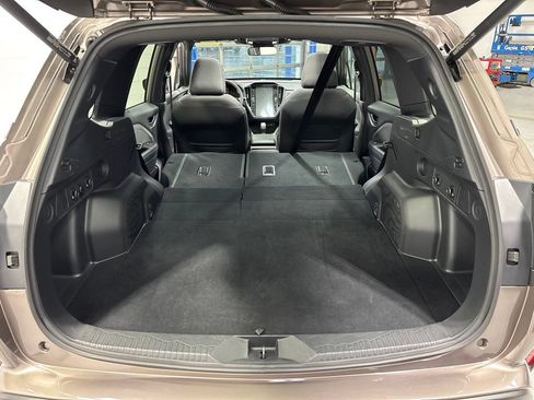 Used 2025 Subaru Forester Premium AWD/4WD image 36