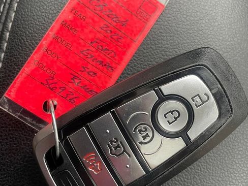 Used 2022 Ford Escape SE w/ SE Sport Appearance Package image 35