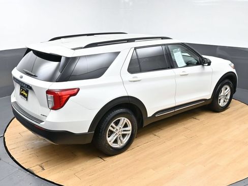 Used 2022 Ford Explorer XLT w/ Equipment Group 202A AWD/4WD image 45