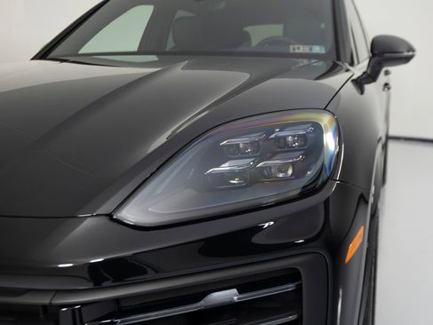 New 2026 Porsche Cayenne image 38