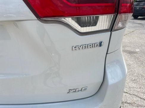 Used 2018 Toyota Highlander XLE AWD/4WD image 6