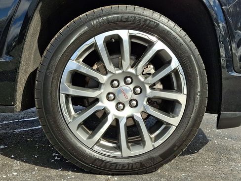 Used 2023 GMC Acadia Denali w/ Denali Ultimate Package image 8