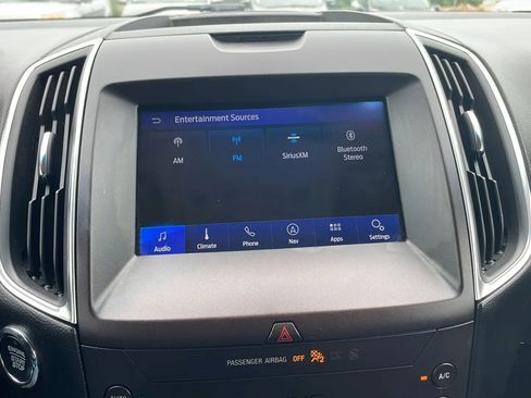 Used 2020 Ford Edge Titanium image 12