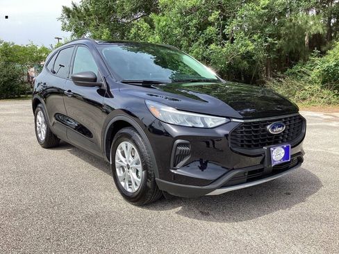 New 2025 Ford Escape Active image 3