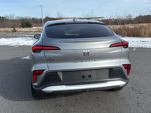 Used 2024 Buick Envista Preferred w/ Convenience I Package image 7