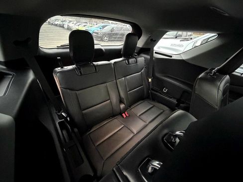 Used 2023 Ford Explorer XLT w/ Equipment Group 202A image 7