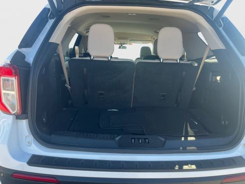 Used 2020 Ford Explorer XLT w/ Equipment Group 202A image 22
