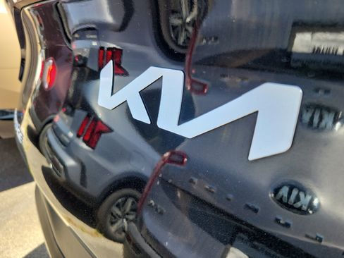 Used 2025 Kia Sportage LX image 7