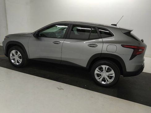 Used 2024 Chevrolet Trax LS w/ Driver Confidence Package FWD image 3