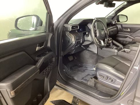 Used 2024 Toyota Tacoma Limited w/ Limited Package (LT) AWD/4WD image 11