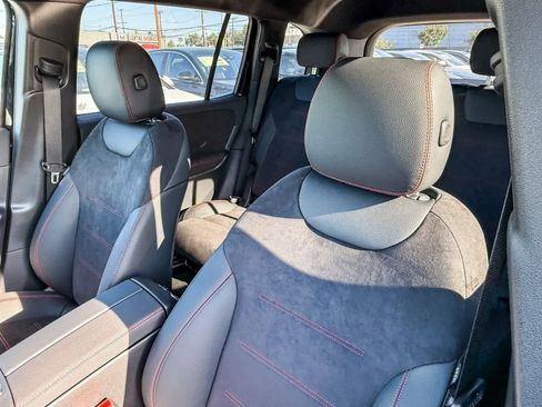 Used 2024 Mercedes-Benz EQB 350 4MATIC SUV image 28