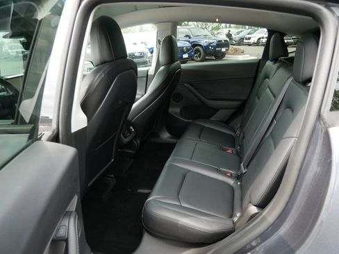 Used 2022 Tesla Model Y Performance AWD/4WD image 11