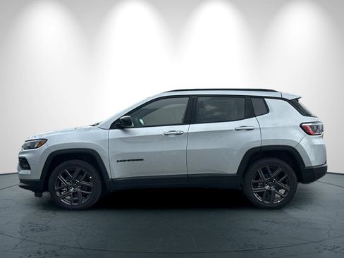 New 2026 Jeep Compass Latitude image 7