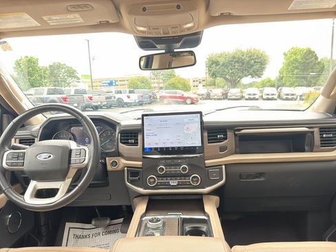 Used 2024 Ford Expedition Max Limited RWD image 18