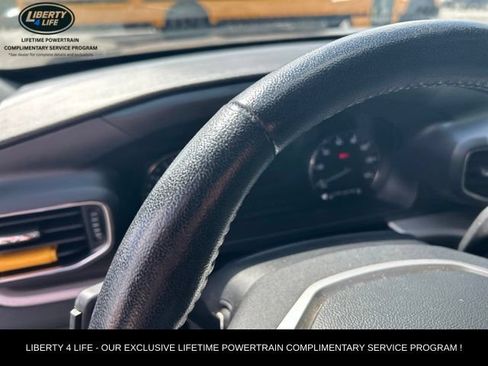 Used 2023 Ford Explorer XLT w/ Equipment Group 202A AWD/4WD image 11